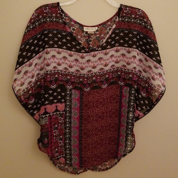 Belle Du Jour Tops - Belle du Jour Women's V-neck Kimono